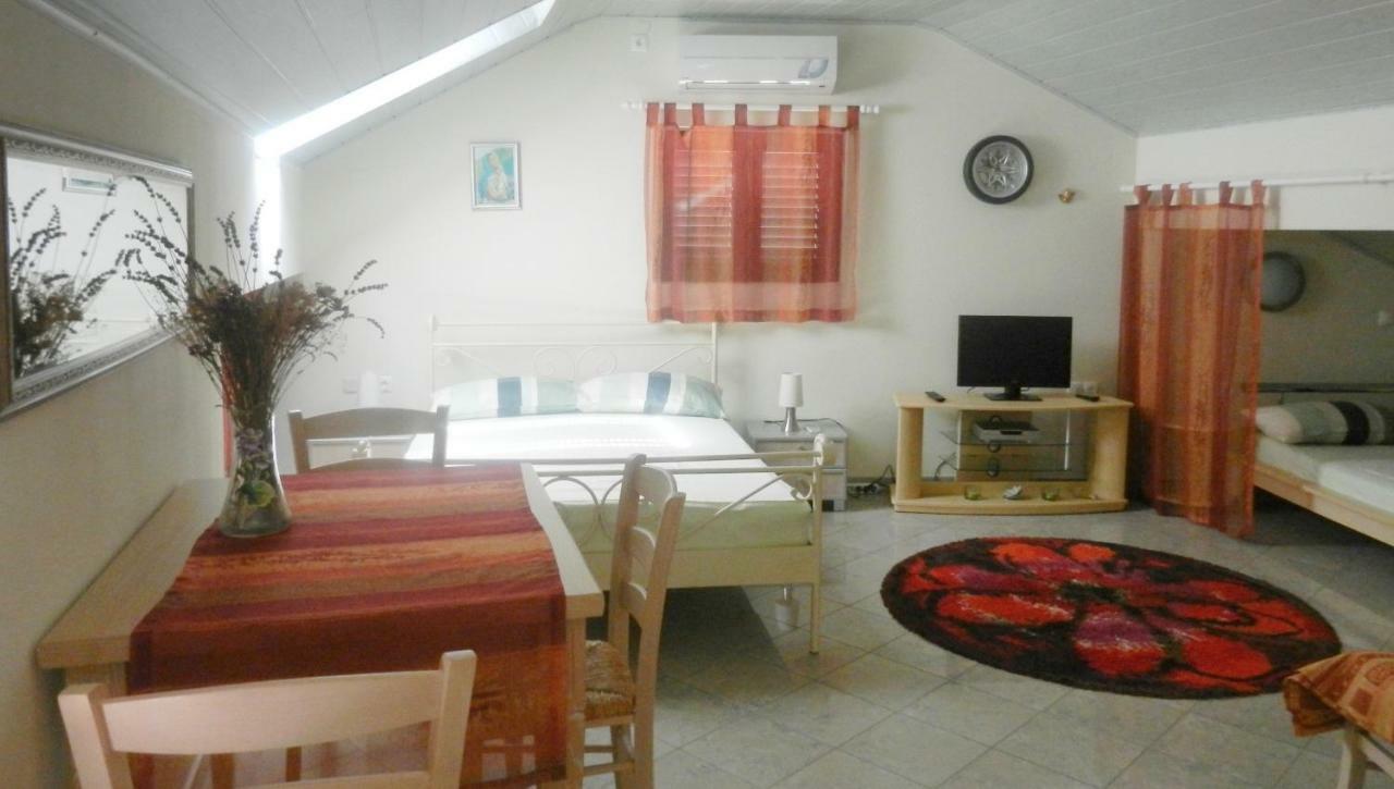 Apartments Jozefina Crikvenica Bagian luar foto